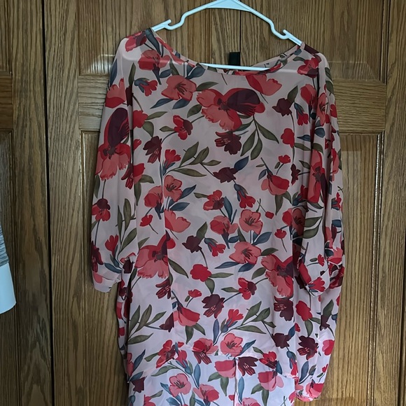 NWT Sheer Red Floral Top - Picture 1 of 3
